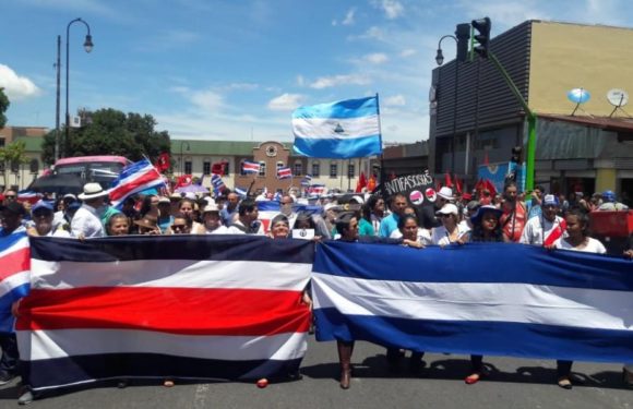 Pinoleros y Ticos marchan juntos por la mas social y no a la xenofobia