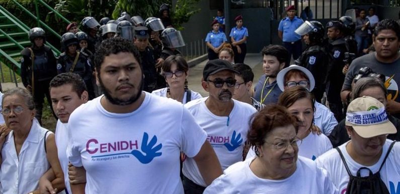Policía Orteguista allana con violencia instalaciones de organismos civiles y de Derechos Humanos.