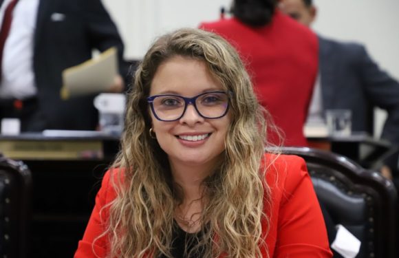 Diputados aprueban en segundo debate proyecto para recortar pensiones de lujo