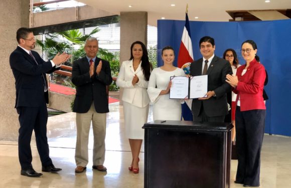 Carlos Alvarado: Las pensiones son para proteger, no para enriquecer