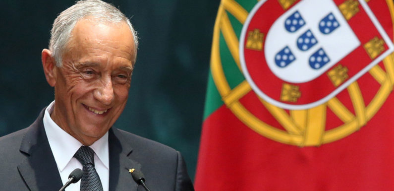 La fotografía del presidente de Portugal que ha dado la vuelta al mundo por su actitud poco habitual entre los políticos