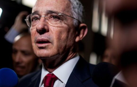 Álvaro Uribe: de qué se acusa al expresidente y por qué su arresto domiciliario es histórico en Colombia