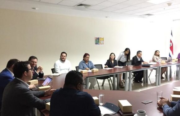 Gobierno acelera procesos en municipalidades de Limón para cumplir estrategia territorial