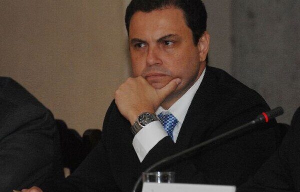 Benavides decide si en enero lanza precandidatura presidencial para las elecciones del 2022