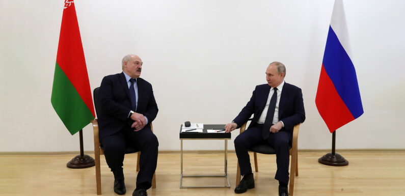 Putin y Lukashenko abordan la creación de “un espacio de defensa común”