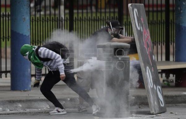 Paro indefinido en Panamá por el alza de combustible y otros problemas sociales.