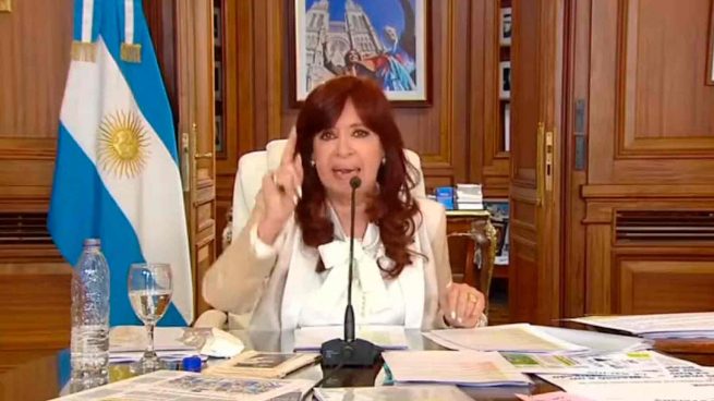 Detienen a hombre que apuntó con un arma a vicepresidenta argentina, vea video de cadena nacional del Presidente Alberto Fernández.