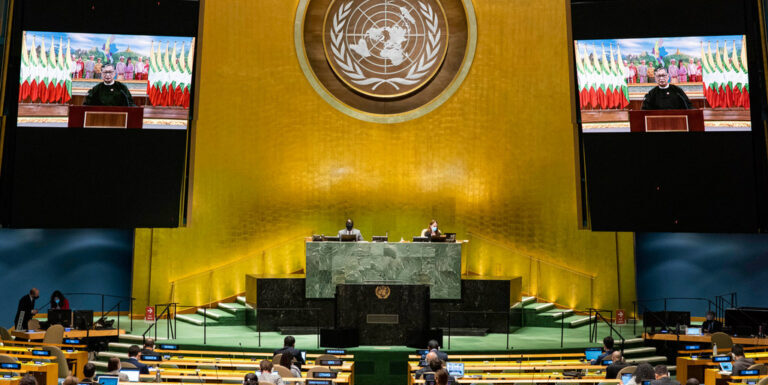 Asamblea General de Naciones Unidas: abrumadora mayoría pide a justicia internacional pronunciarse sobre ocupación de territorios palestinos por parte de Israel