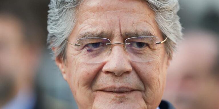 Presidente de Ecuador firma decreto de creación del Ministerio de la Mujer y DDHH