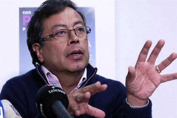 El presidente de Colombia, Gustavo Petro, rechazó hoy los mensajes intimidatorios enviados por el máximo jefe del Ejército de Liberación Nacional (ELN), Antonio García, contra las reconocidas periodistas María Alejandra Villamizar y Vicky Dávila.