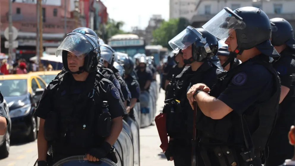 Funte: https://www.ambito.com/politica/marcha-piquetes-protocolo-antipiquete-javier-milei-patricia-bullrich-plaza-mayo